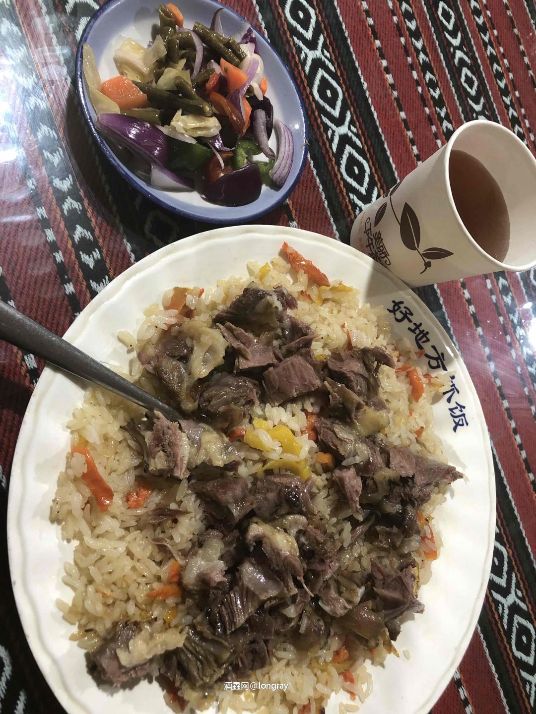 新疆手抓饭 确实香坏了 要是有威我就点串了 可惜没...