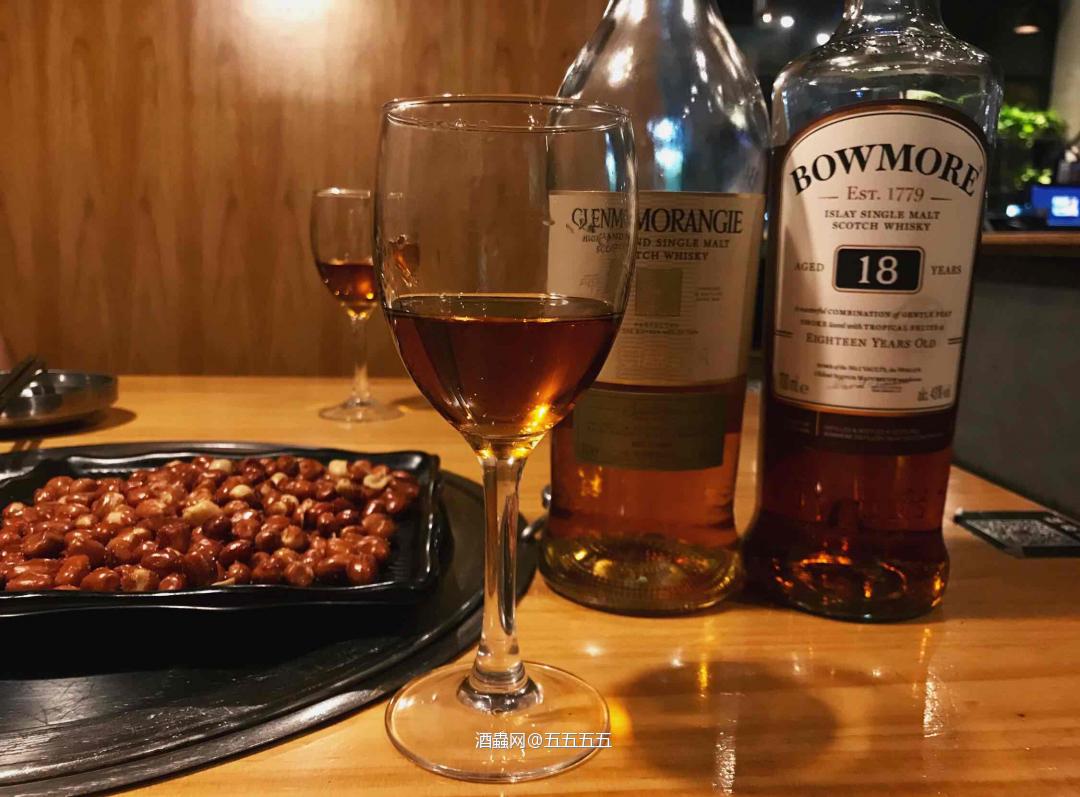 劈酒之前拍的小酌场