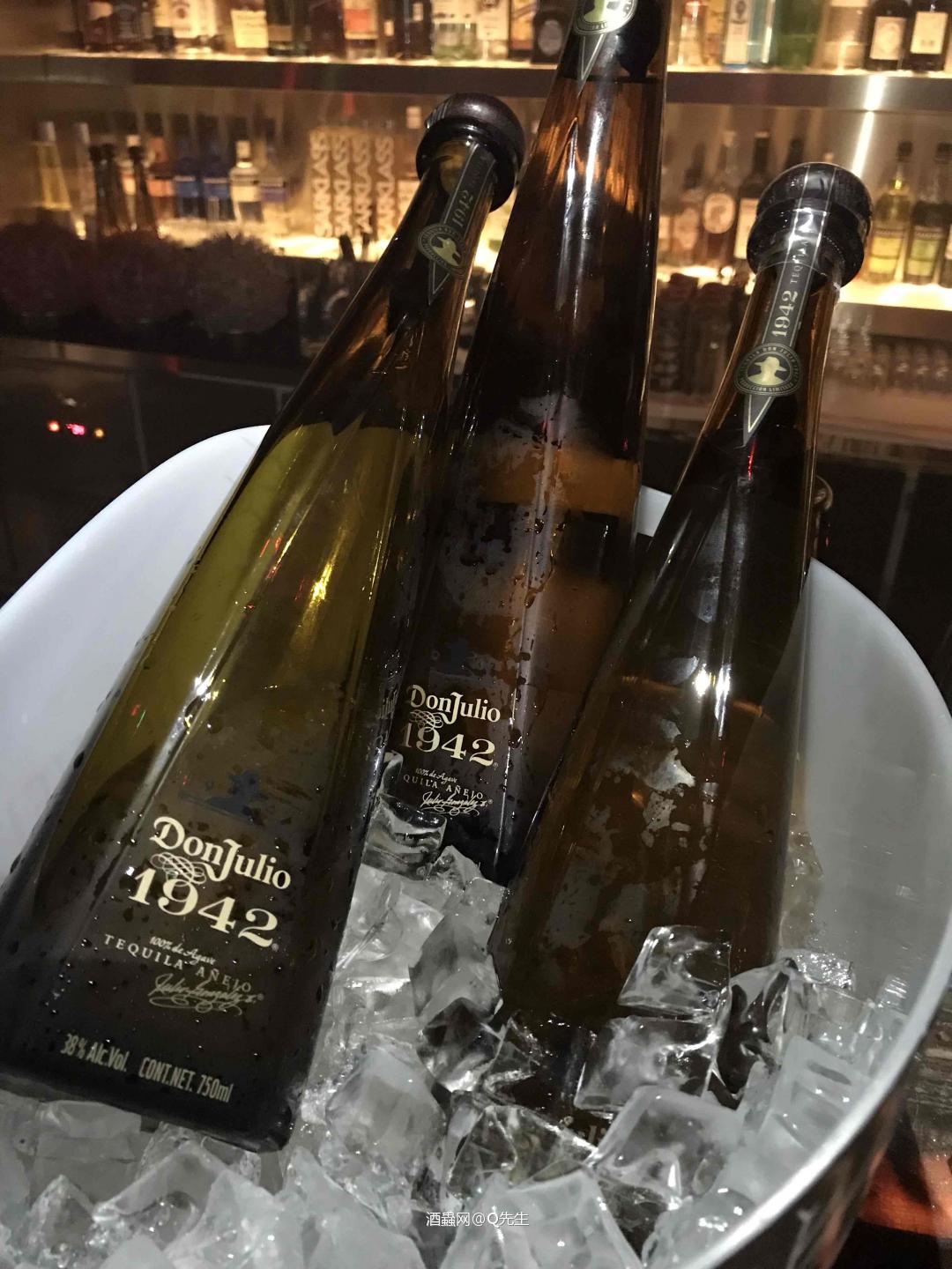 我热爱工作，工作使我快乐到忘记烦恼…………