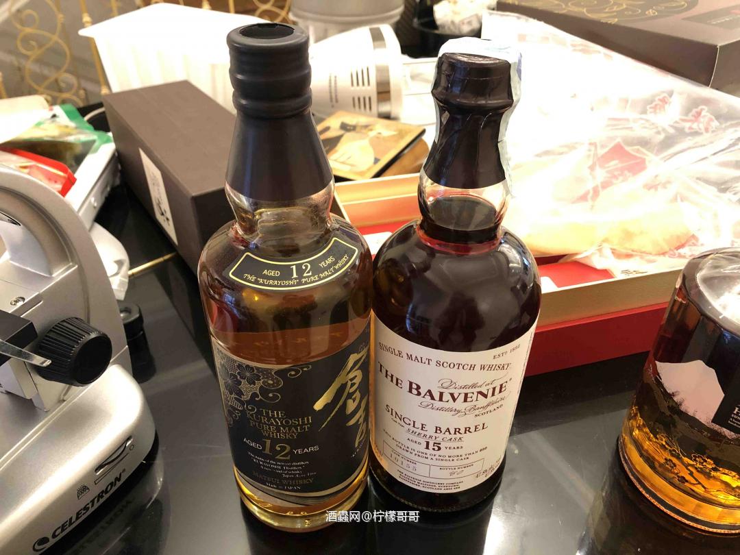 在香港淘了两瓶酒～