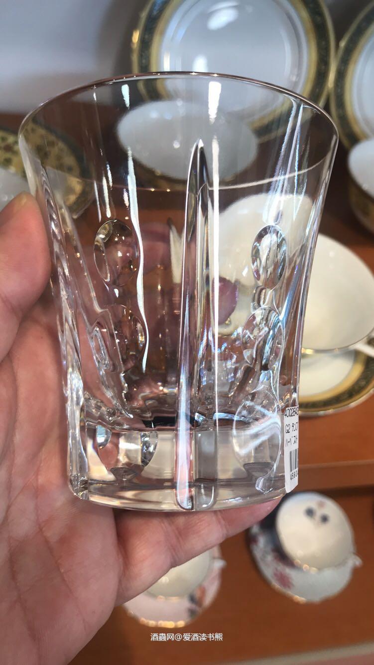 现在日本买不到🥃，入手了wedgwood洋酒杯，握在手里份量十足，性价比不错