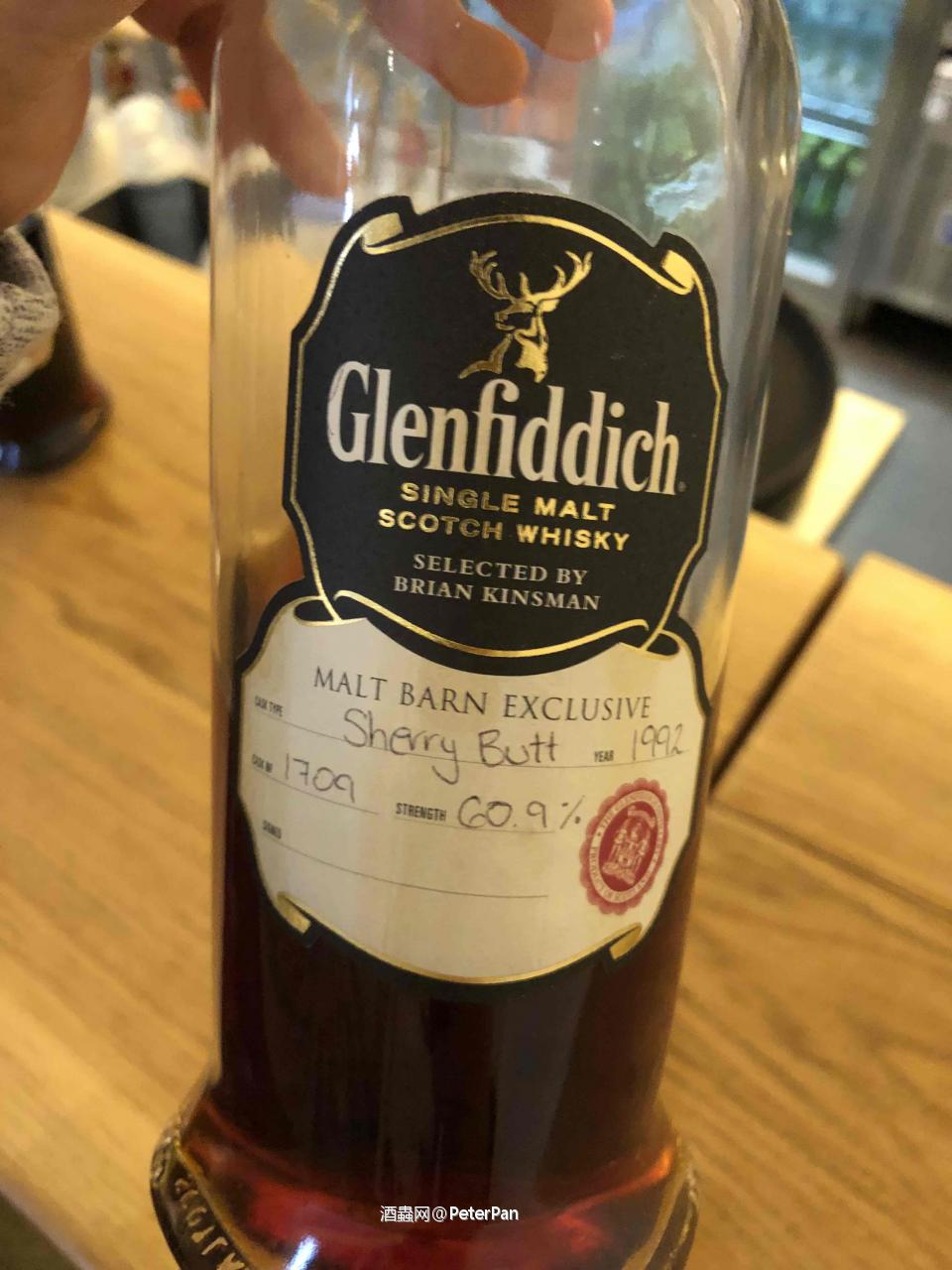 同在店里喝到了两个酱油重雪莉…挂壁都是糖霜