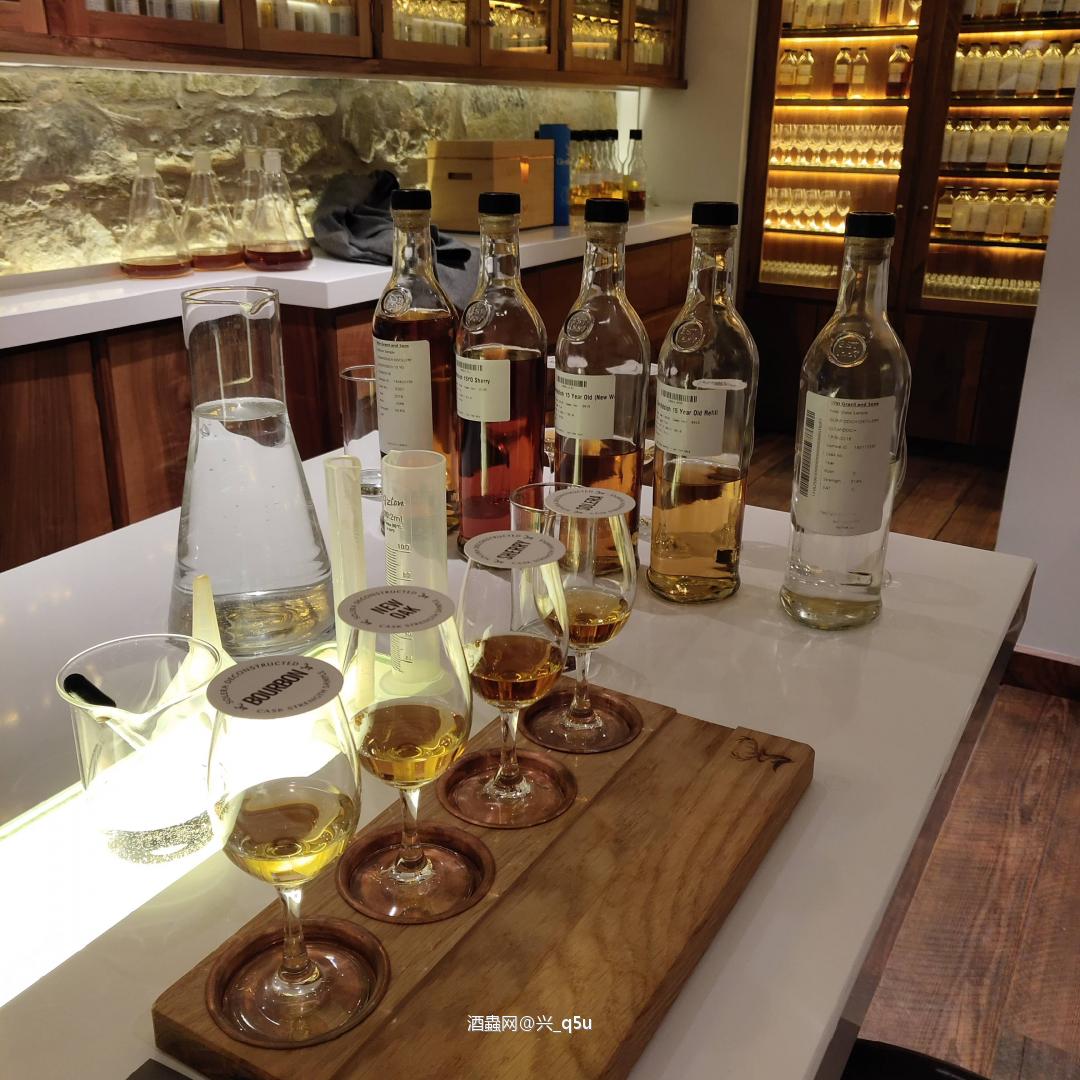 在Glenfiddich 酒厂尝到了1958年的雪梨桶。。