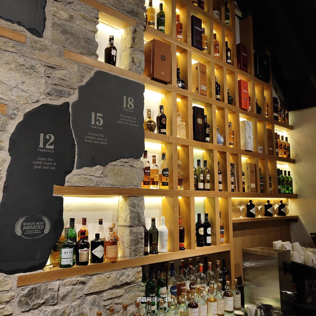 在Glenfiddich 酒厂尝到了1958年的雪梨桶。。