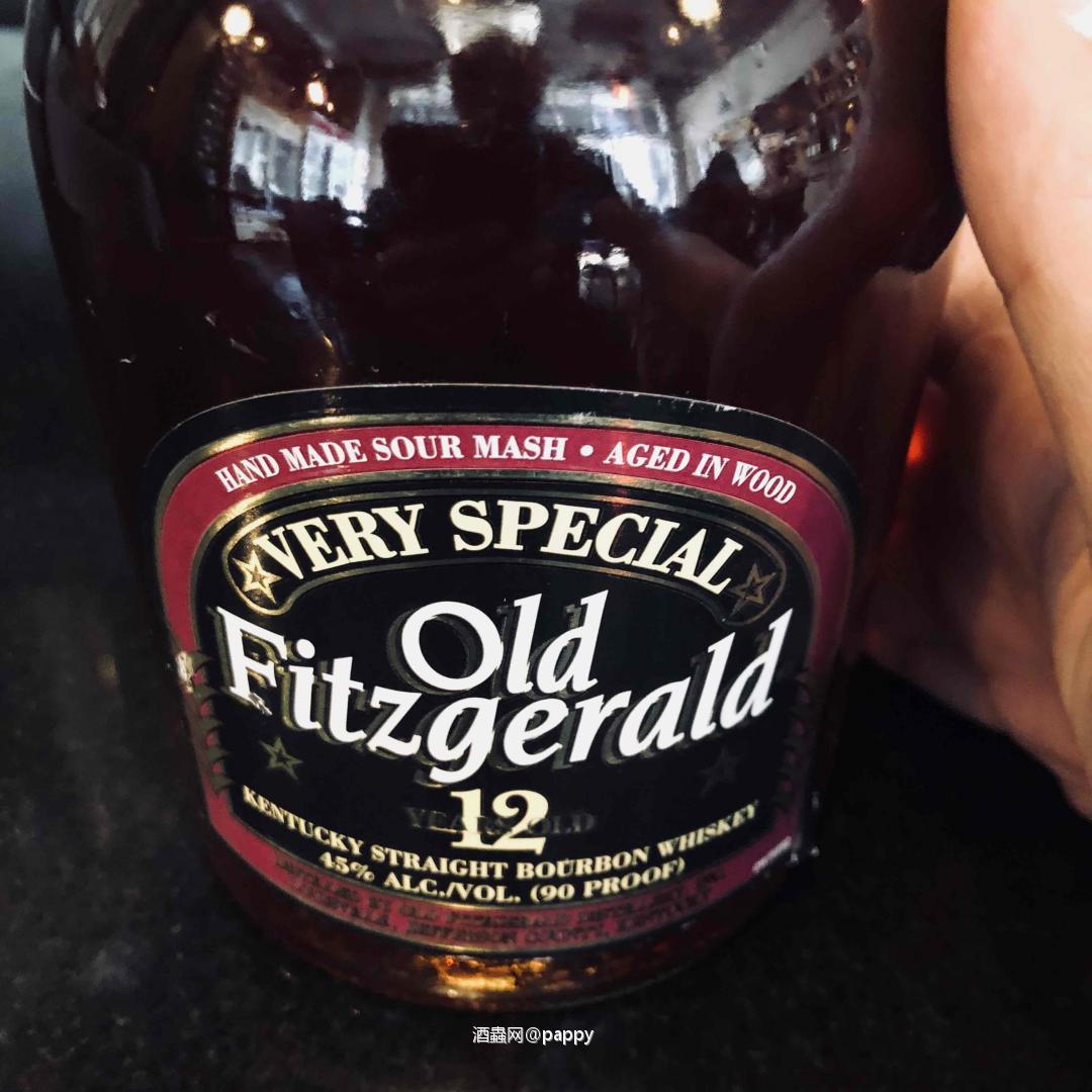 九十年代Kentucky bourbon whiskey <img src='https://sdata.whiskyworm.com/xcxpics/emoji_3.png' class='emoji' />