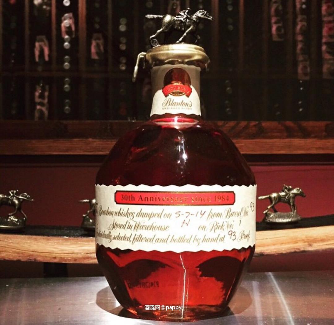 2014年纽约世界威士忌平比美国Blanton “s 波本威士忌荣获双向金奖。 2014年灌瓶 图4 30周年纪念限量款