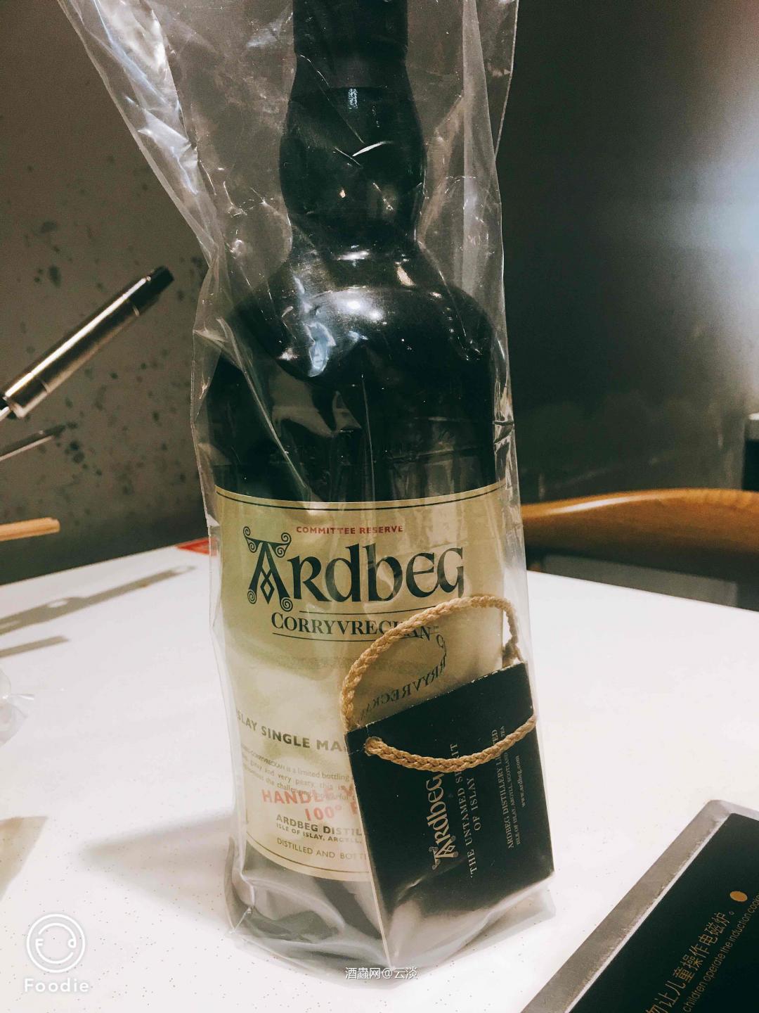 和酒友面基的次数逐渐增多<img src='https://sdata.whiskyworm.com/xcxpics/emoji_14.png' class='emoji' />普款像一颗闷雷一样！后段炸！不同的感觉，也很喜欢