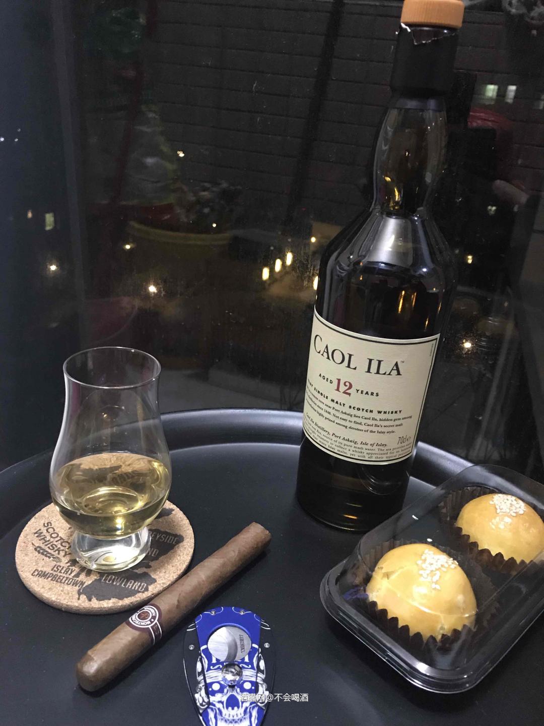 被赶到后阳台了……