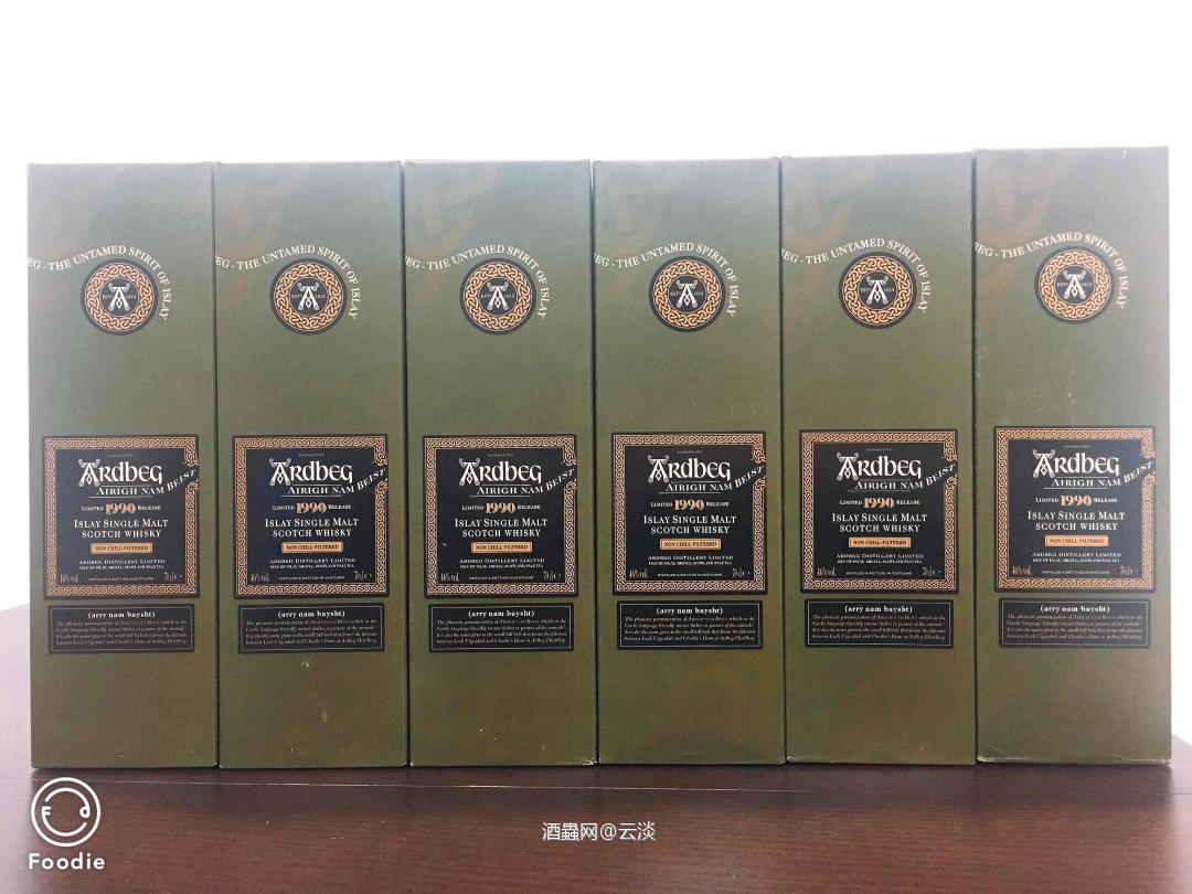 遇到投缘酒友又聊到很晚！还给我带了周边太意外了<img src='https://sdata.whiskyworm.com/xcxpics/emoji_45.png' class='emoji' />在这里谢过<img src='https://sdata.whiskyworm.com/xcxpics/emoji_84.png' class='emoji' />酒虫确实是个非常好的平台，能给大家很多交流的机会，认识更多新的朋友👍