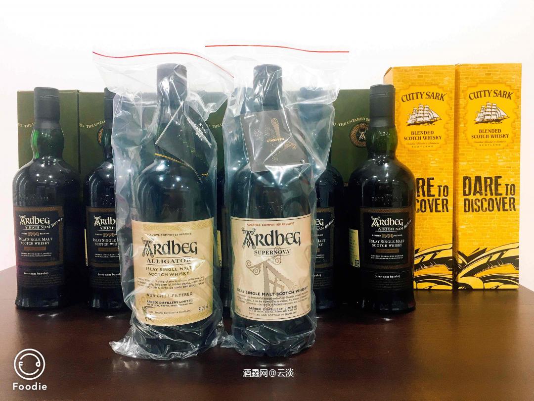 遇到投缘酒友又聊到很晚！还给我带了周边太意外了<img src='https://sdata.whiskyworm.com/xcxpics/emoji_45.png' class='emoji' />在这里谢过<img src='https://sdata.whiskyworm.com/xcxpics/emoji_84.png' class='emoji' />酒虫确实是个非常好的平台，能给大家很多交流的机会，认识更多新的朋友👍