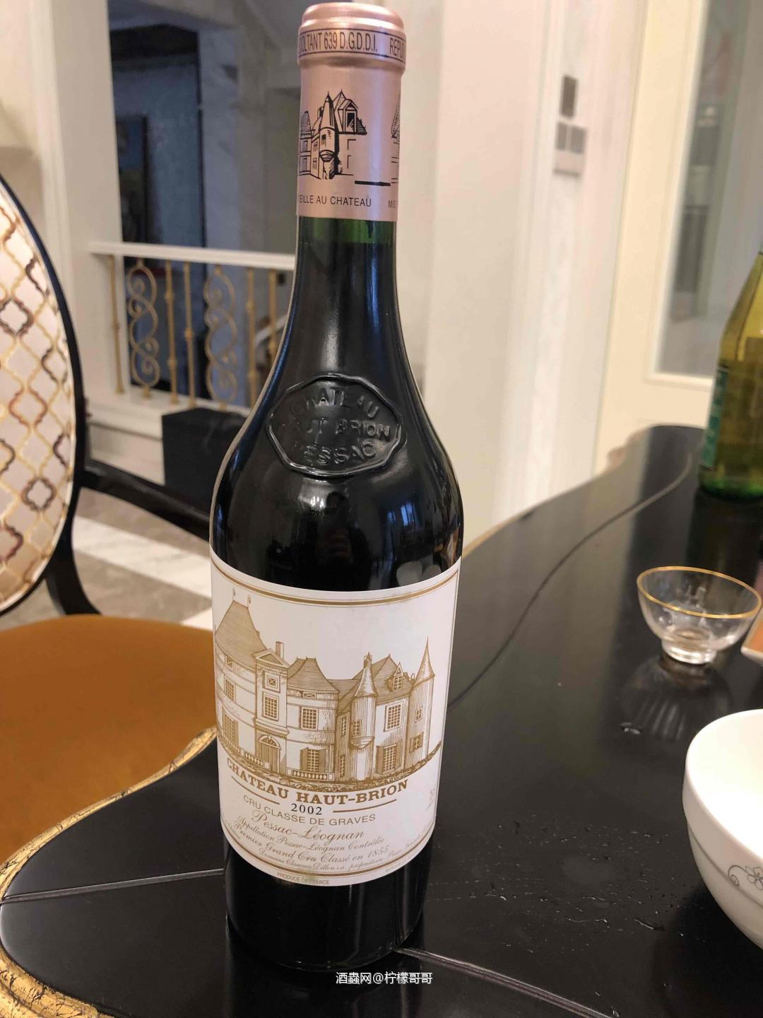 临时去香港有事，回来前顺便带回两瓶酒