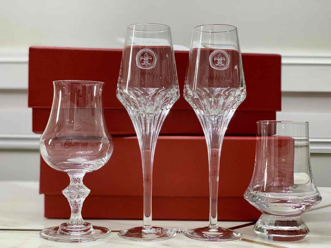 觥筹交错 X 推杯换盏