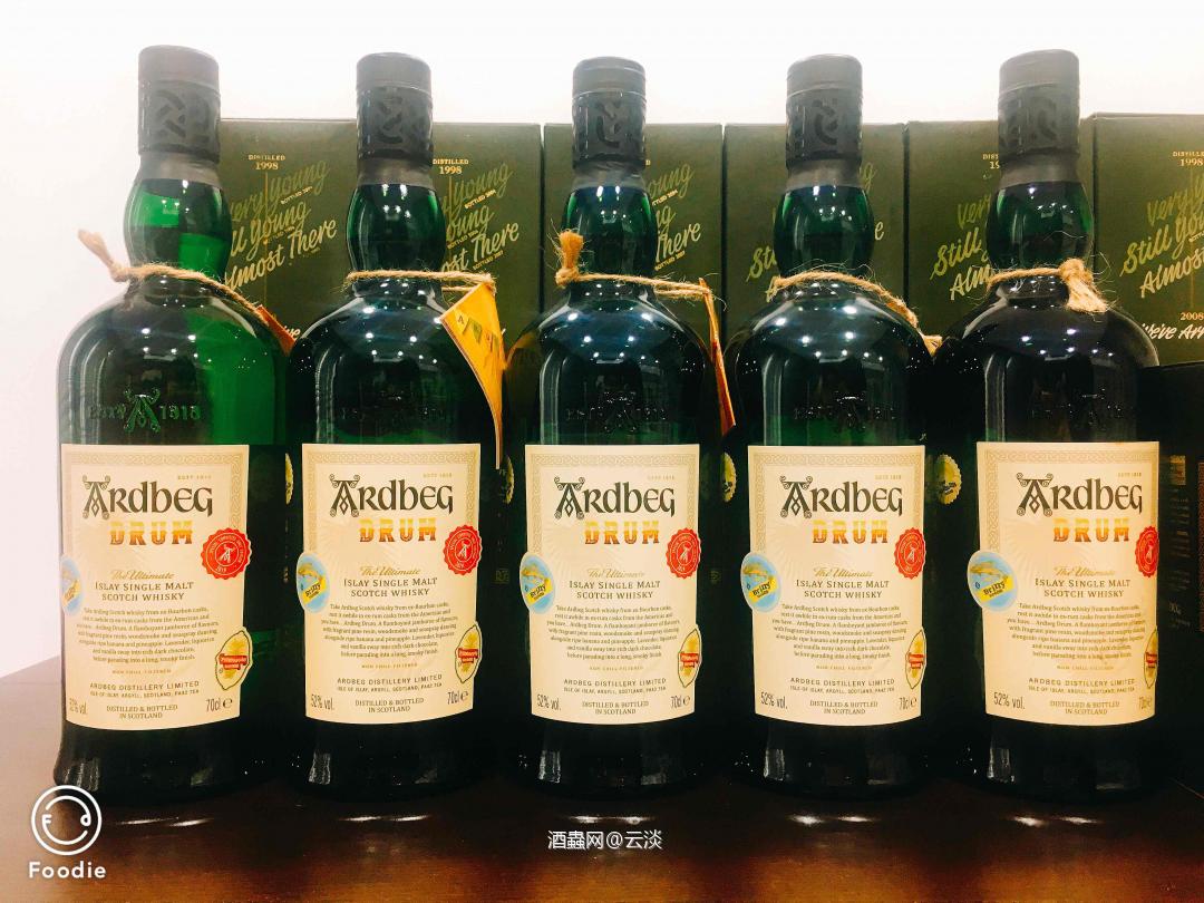 非常开心的一个夜晚，文艺复兴居然还是拿了个银奖的，喝的酒就不发了，只想说08星真好喝！第一次威有点喝高了，睡觉💤