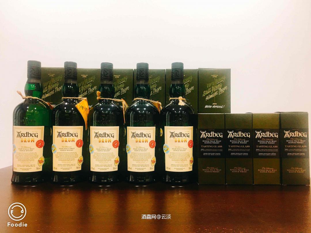 非常开心的一个夜晚，文艺复兴居然还是拿了个银奖的，喝的酒就不发了，只想说08星真好喝！第一次威有点喝高了，睡觉💤