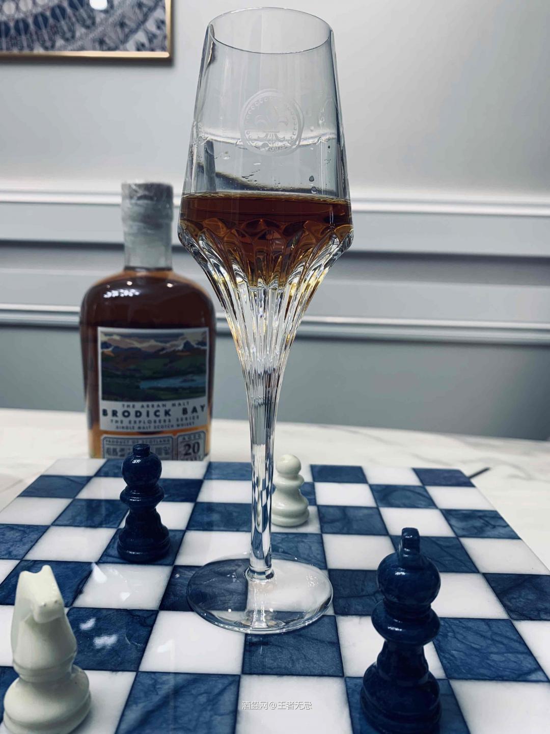 用路易杯喝雅文邑