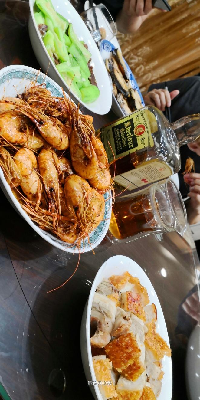 打完球小聚，老酒香醇余韵悠长