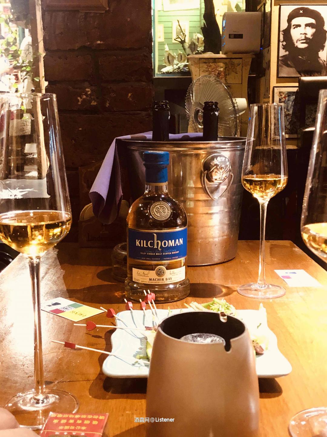 开心小酌，从香槟到威士忌，不错的过渡.