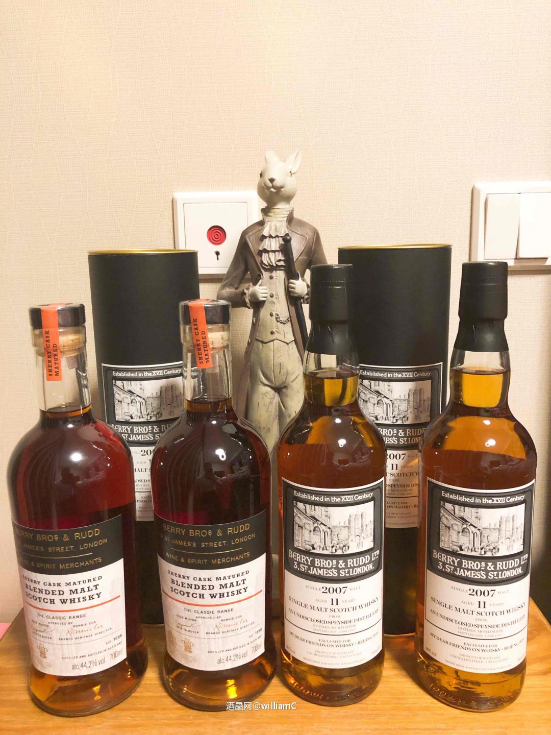 收到北京whisky+展会的酒，原来买一送一<img src='https://sdata.whiskyworm.com/xcxpics/emoji_7.png' class='emoji' />