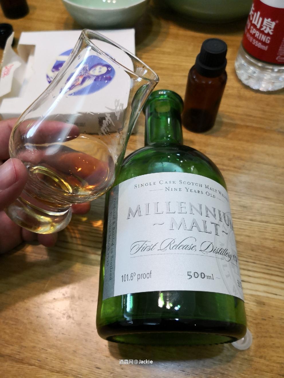 昨晚喝的酒，今早一开盘就跌了好几瓶，唉！