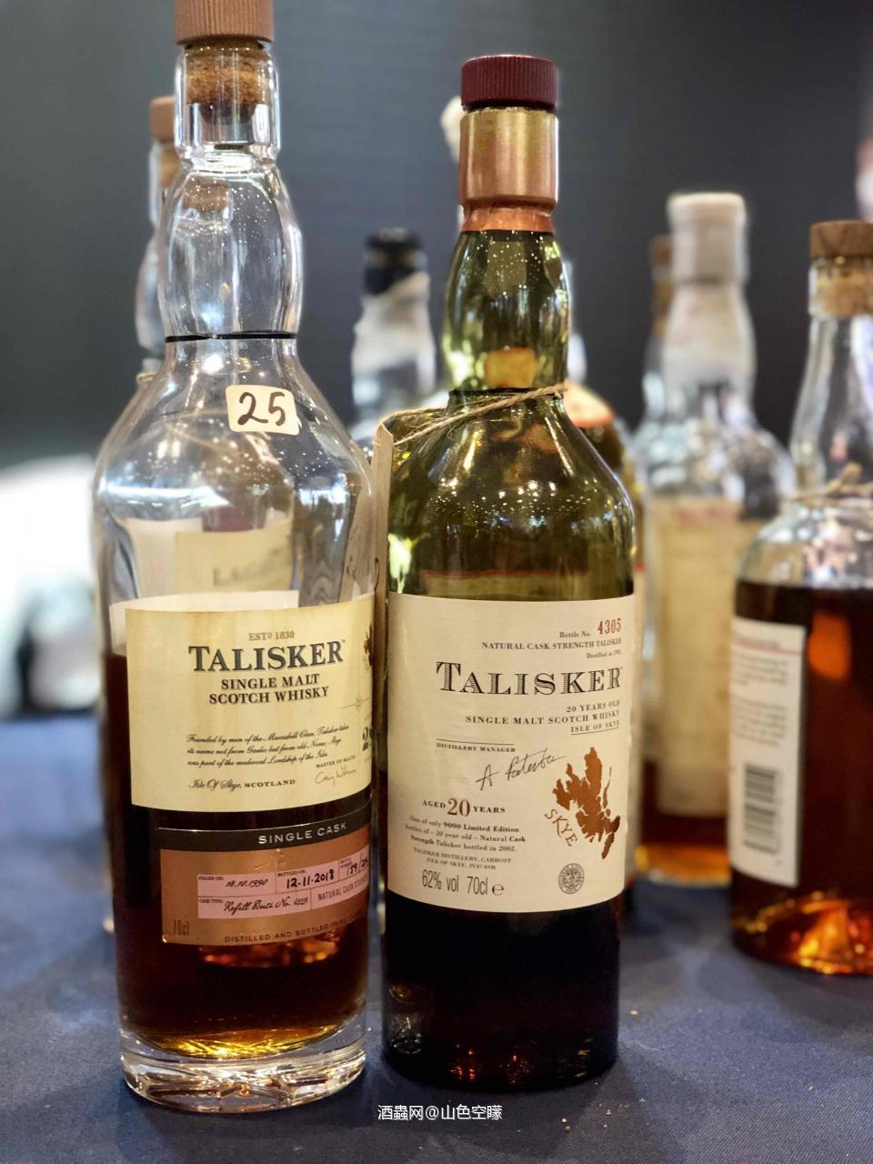 小宇的老酒 老板问：喜欢喝什么酒？“有小猫么🐈？”“只带了大猫🐱 ”😂