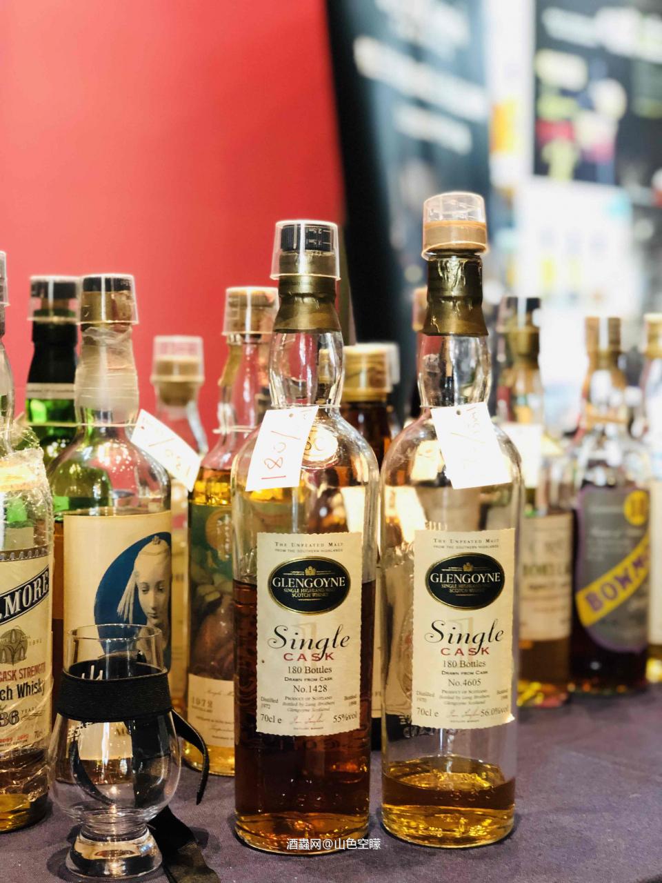 一场威士忌的盛宴 装 装 装 … 装了20多个小瓶子，慢慢喝