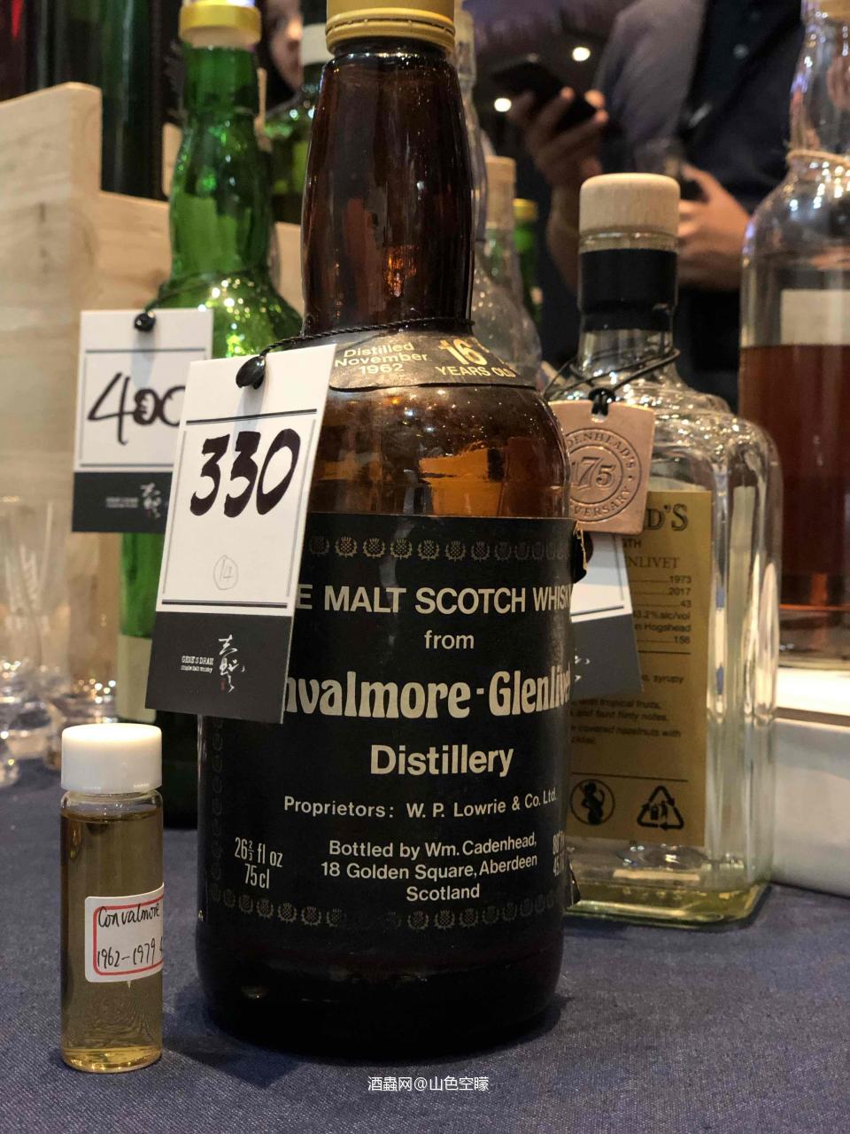 一场威士忌的盛宴 装 装 装 … 装了20多个小瓶子，慢慢喝