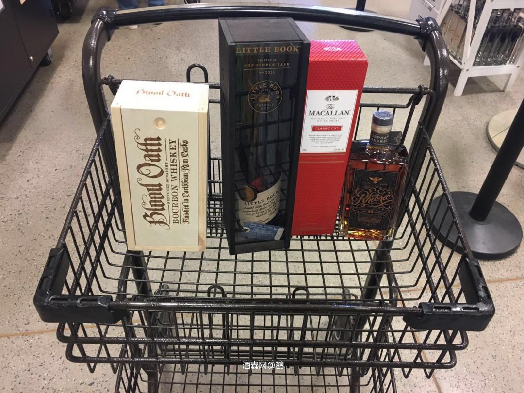 去年卖我麦30的David原来是店面经理<img src='https://sdata.whiskyworm.com/xcxpics/emoji_29.png' class='emoji' />