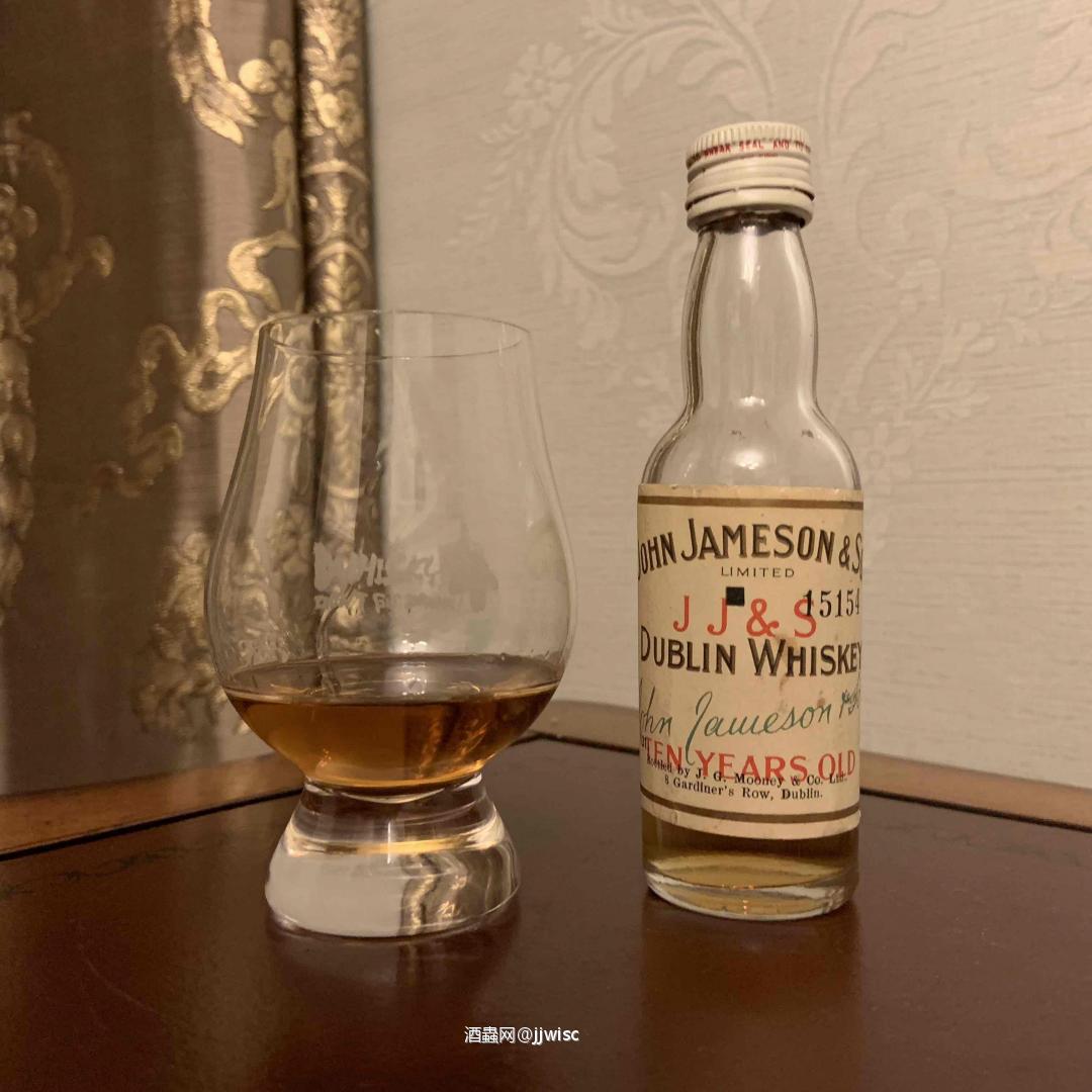 Jameson 10 Bottled by J.G. Mooney in 1962