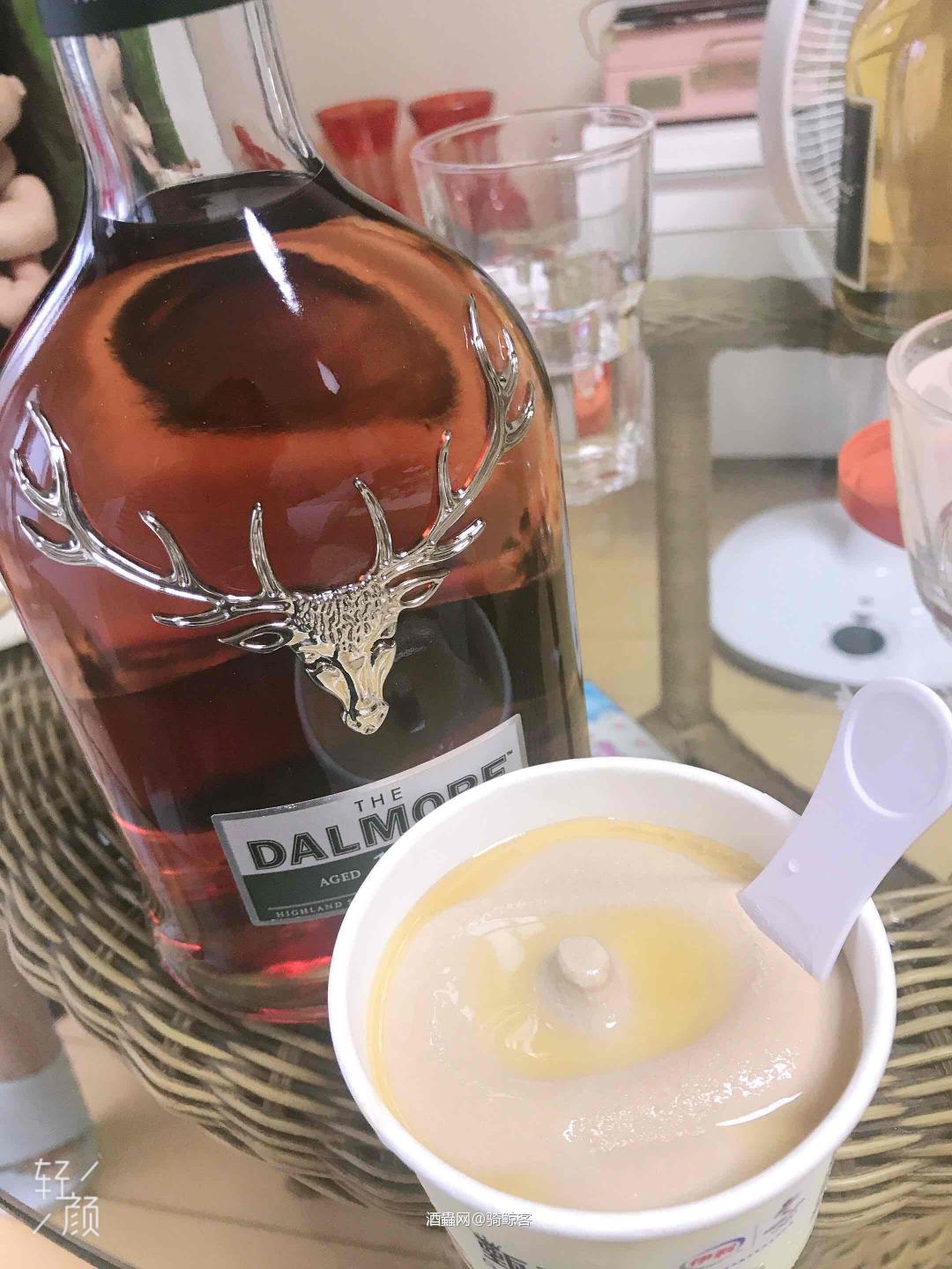 今日份 前几个月梦到在超市里用威士忌兑冰激凌吃 圆梦时刻