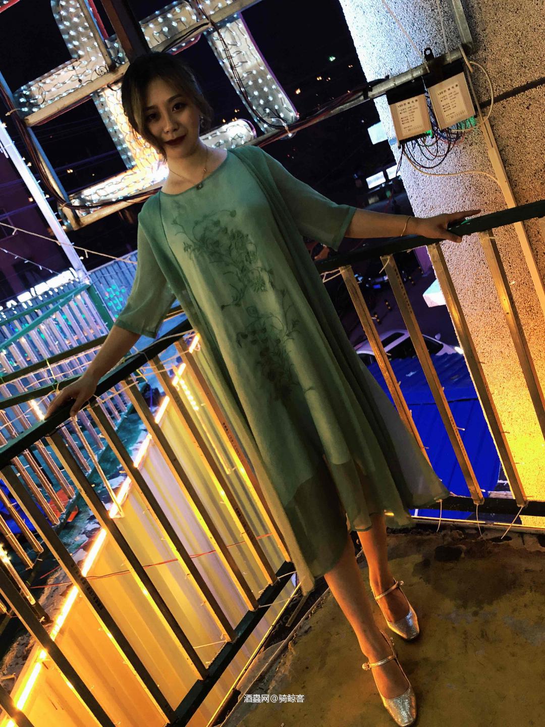 今日份 前几个月梦到在超市里用威士忌兑冰激凌吃 圆梦时刻