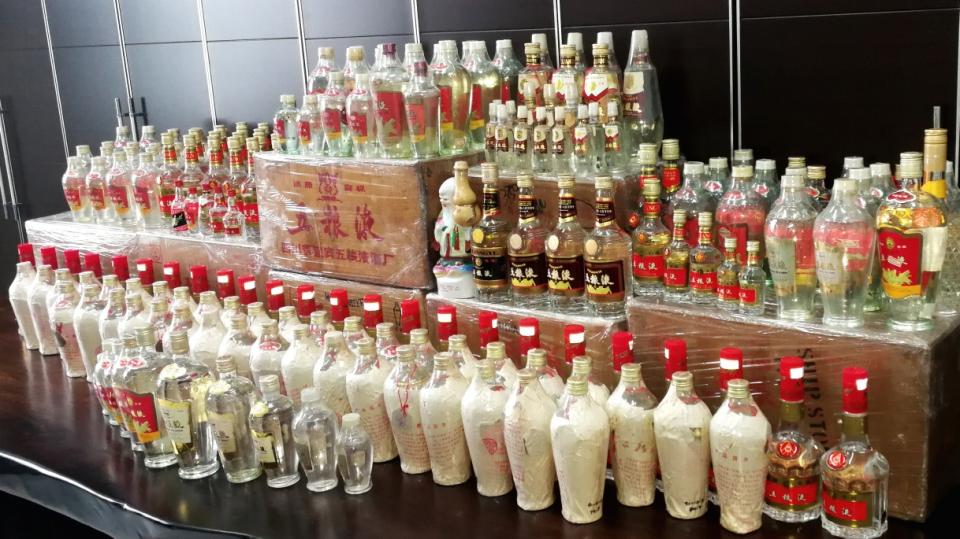 五粮液集体照，搭台两小时