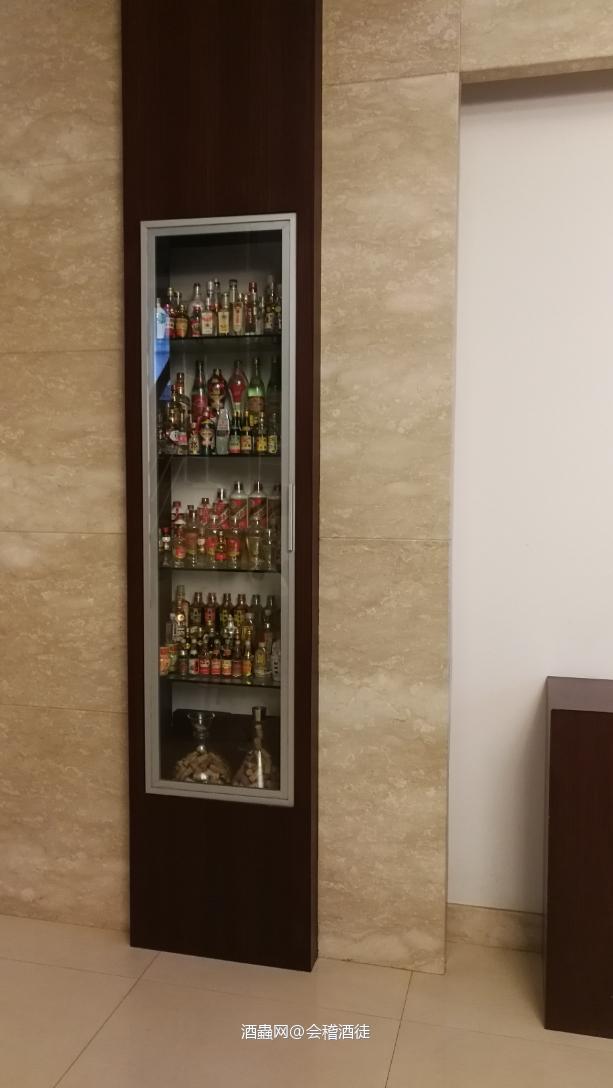 整出两个柜，白酒版一个，洋酒版一个，客满了