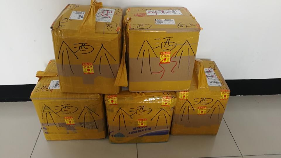 中午拆箱，威三支，白皮珍品三十三支，铁盖小可爱一对，梳洗打扮入库