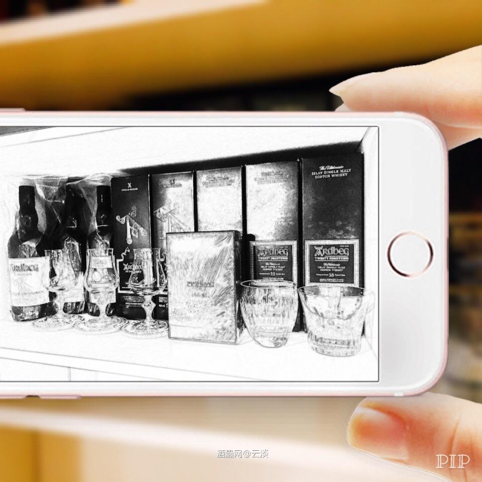 某某某去霓虹国给我带了礼物！另外某某给我送了瓶波特！还又送了个新的杯子，等会拆<img src='https://sdata.whiskyworm.com/xcxpics/emoji_3.png' class='emoji' /><img src='https://sdata.whiskyworm.com/xcxpics/emoji_3.png' class='emoji' /><img src='https://sdata.whiskyworm.com/xcxpics/emoji_14.png' class='emoji' /><img src='https://sdata.whiskyworm.com/xcxpics/emoji_82.png' class='emoji' />