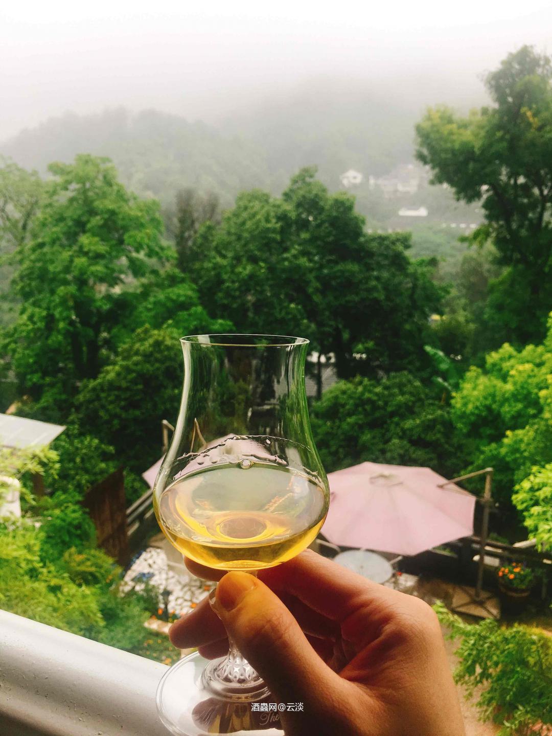 周一外出前居然收到了，不会写酒评，还是蛮喜欢喝的一只ib！㊗️酒虫越办越好👍