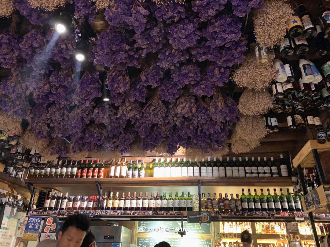 打卡丽姐丽江小酒馆。艾雷