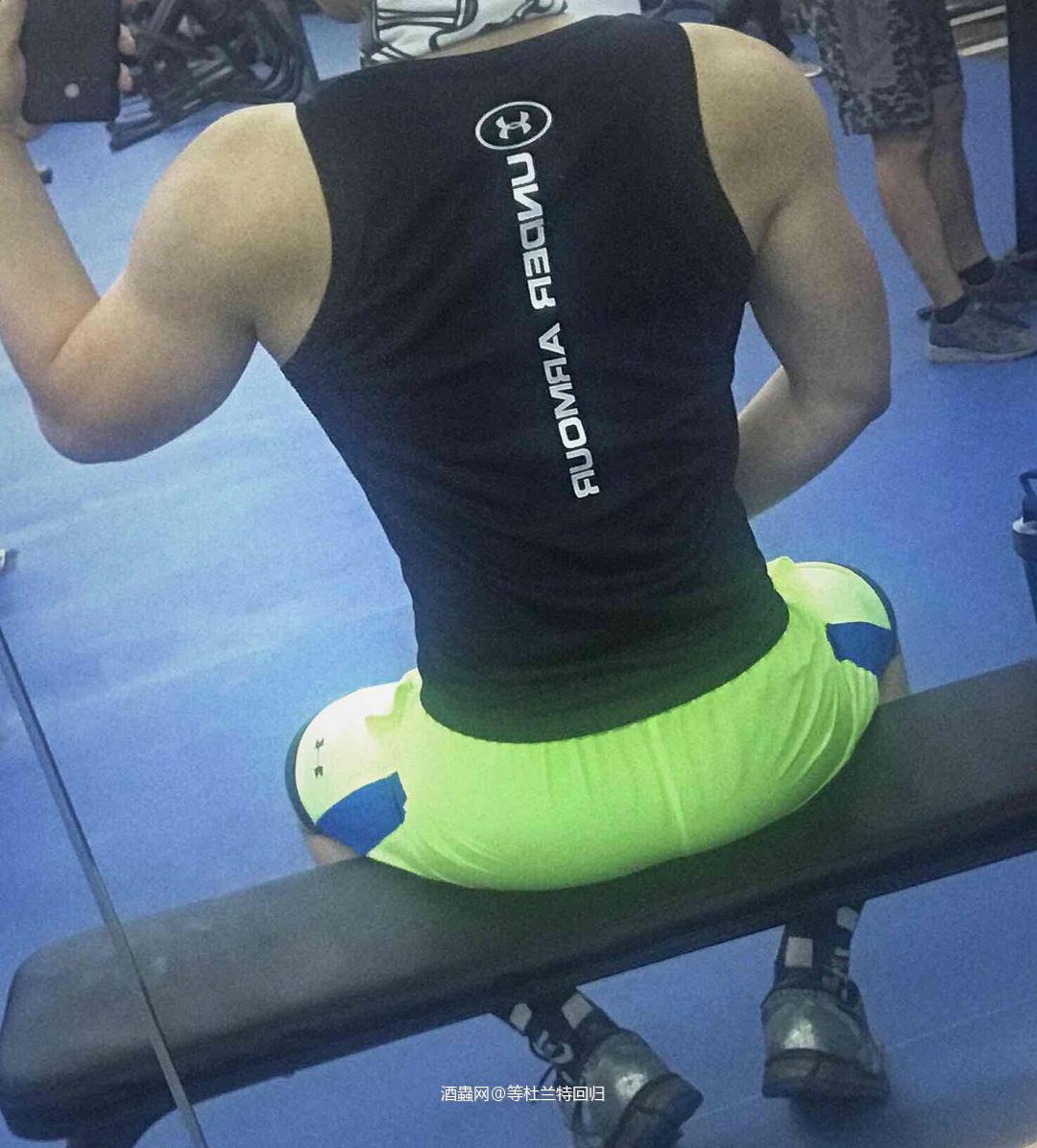 锻炼身体才能好好喝酒<img src='https://sdata.whiskyworm.com/xcxpics/emoji_45.png' class='emoji' /> 又一个小周末