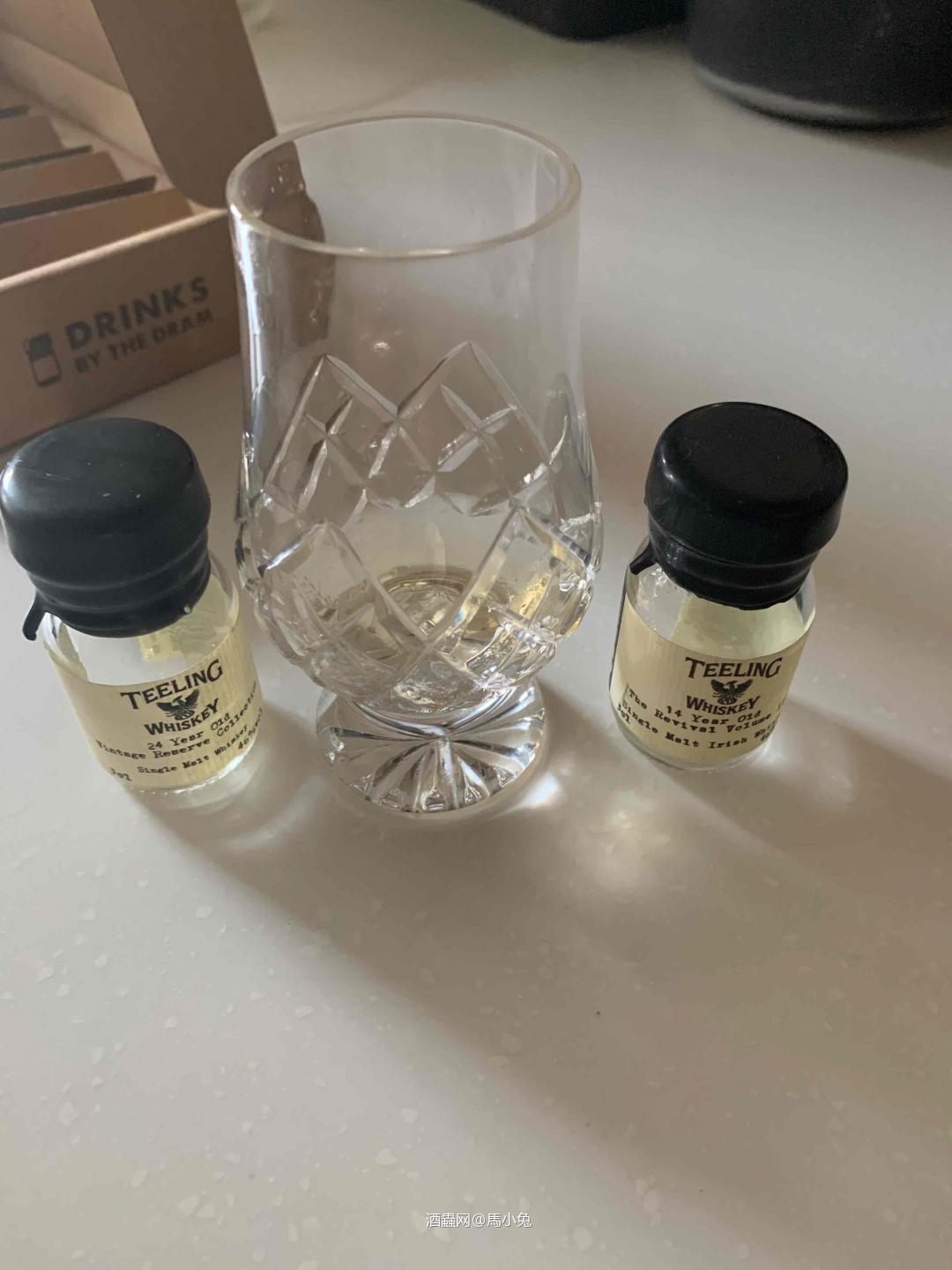 Teeling 垂直品鉴 24年更胜一筹 细腻的皮革味道 加水后释放出浓郁的水果香气（主要是蜜瓜） 尾韵略短 口感丝滑 其次的个人排序14›2004单桶›15›bbs1