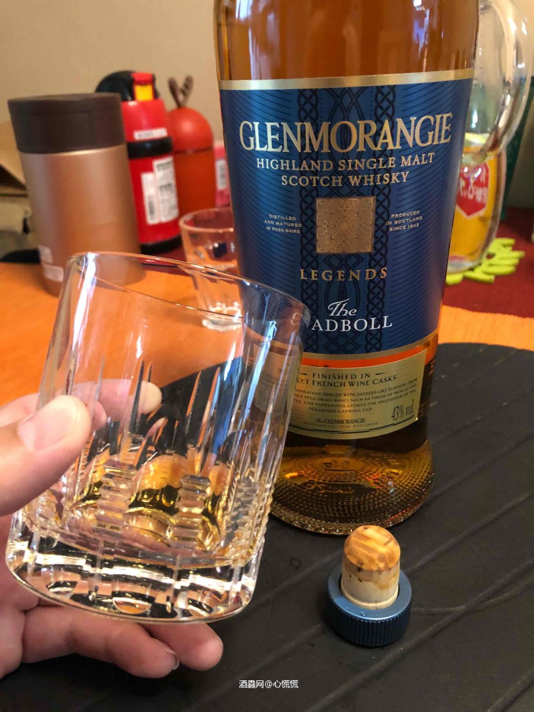 甜甜的格兰杰，这个好喝，价格便宜量还足，免税没人要，643一瓶子<img src='https://sdata.whiskyworm.com/xcxpics/emoji_14.png' class='emoji' />