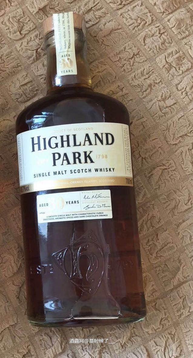 这两款30年什么区别？求大神指点<img src='https://sdata.whiskyworm.com/xcxpics/emoji_84.png' class='emoji' />