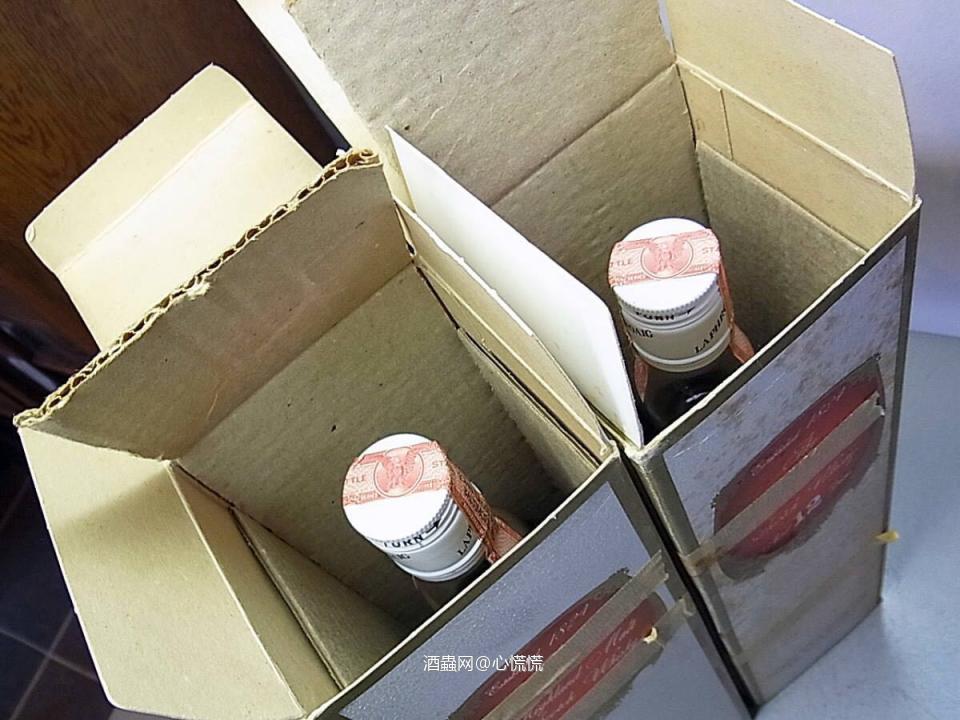 看情况保存完好，真假不会看了