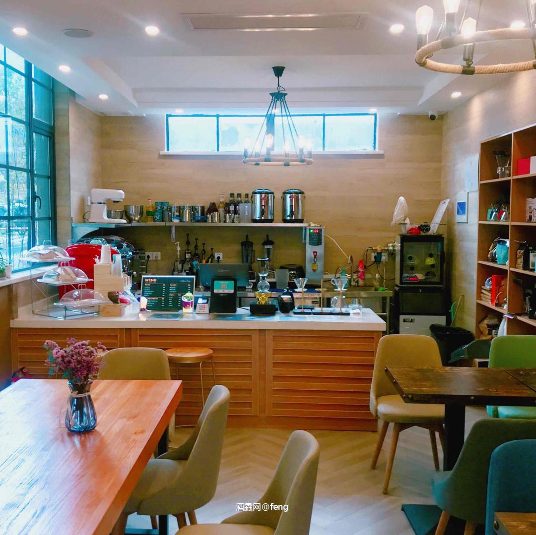 威士忌与咖啡店01