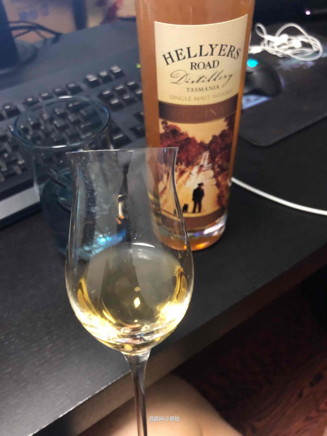 如果说15年的味道是正中的话，原味咆哮40年则是偏向于花香。…