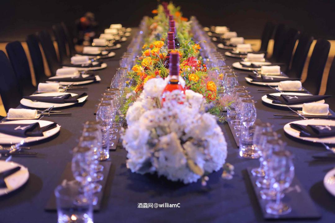 大摩至尊四季发布晚宴