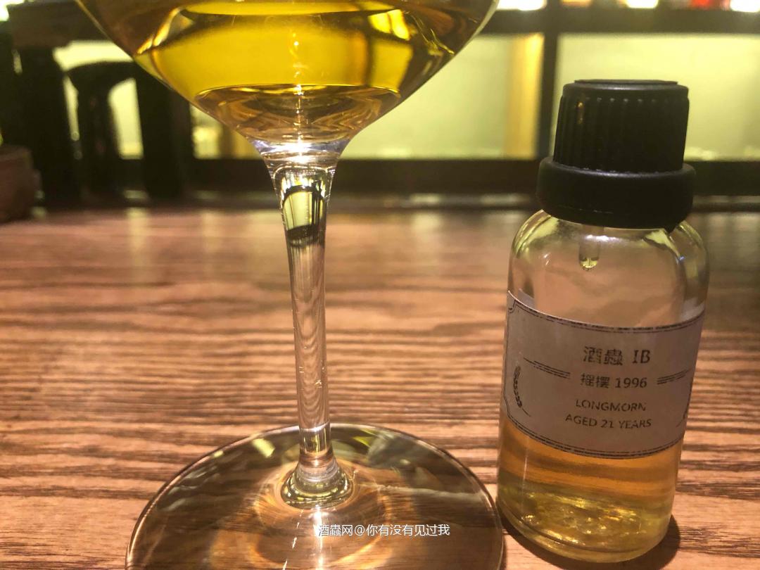 酒虫IB 朗摩21年品鉴记录<p class='p'/>酒体清澈，明亮的金色，有细微的…