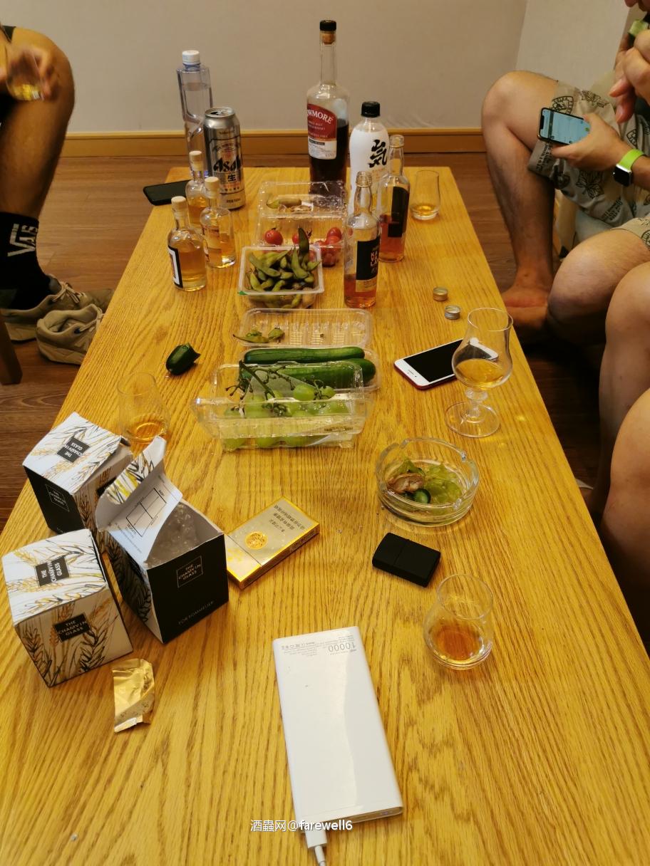 简单的喝酒就挺好