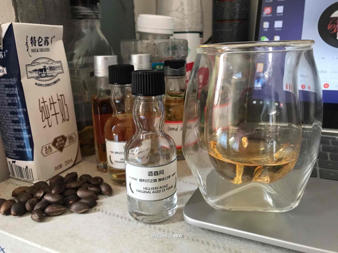 原味15：金黄色的也液体，尽显高贵，看着喜欢的那种<img src='https://sdata.whiskyworm.com/xcxpics/emoji_14.png' class='emoji' />，…