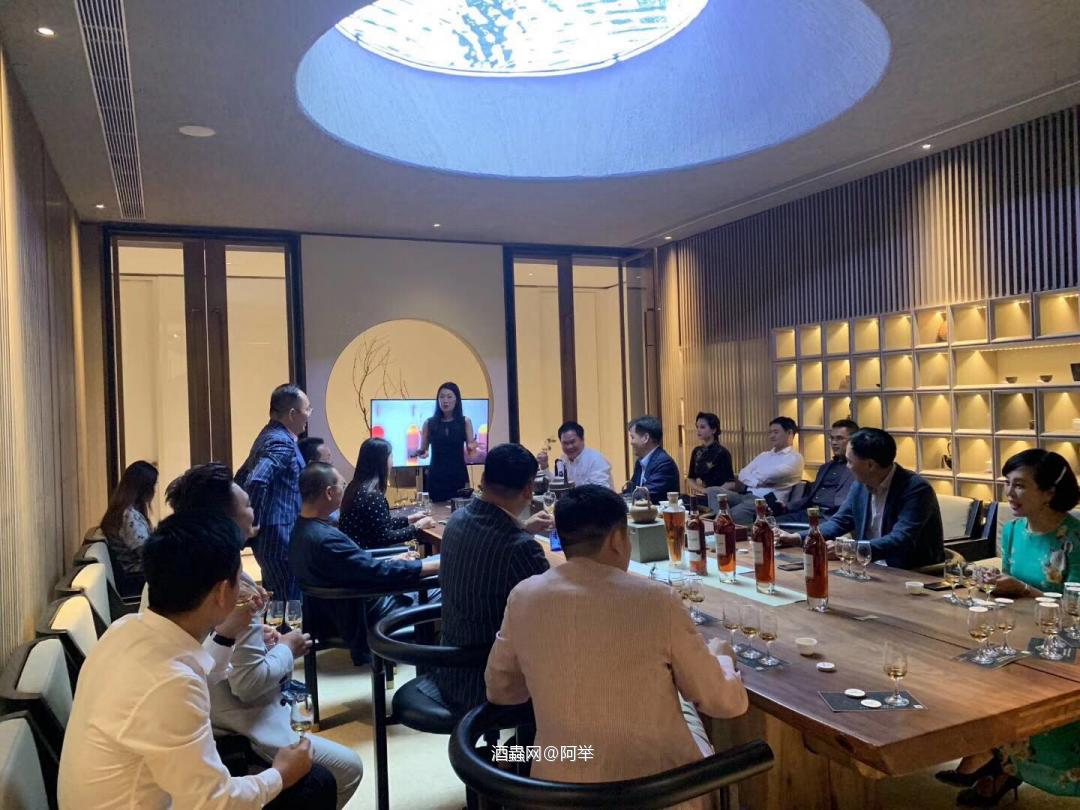 广州喜悅匯聯名麥卡倫 8月31号 邀請您 與我們一同探索單一麥芽威士忌的魅力 报名请扫二维码[握手]