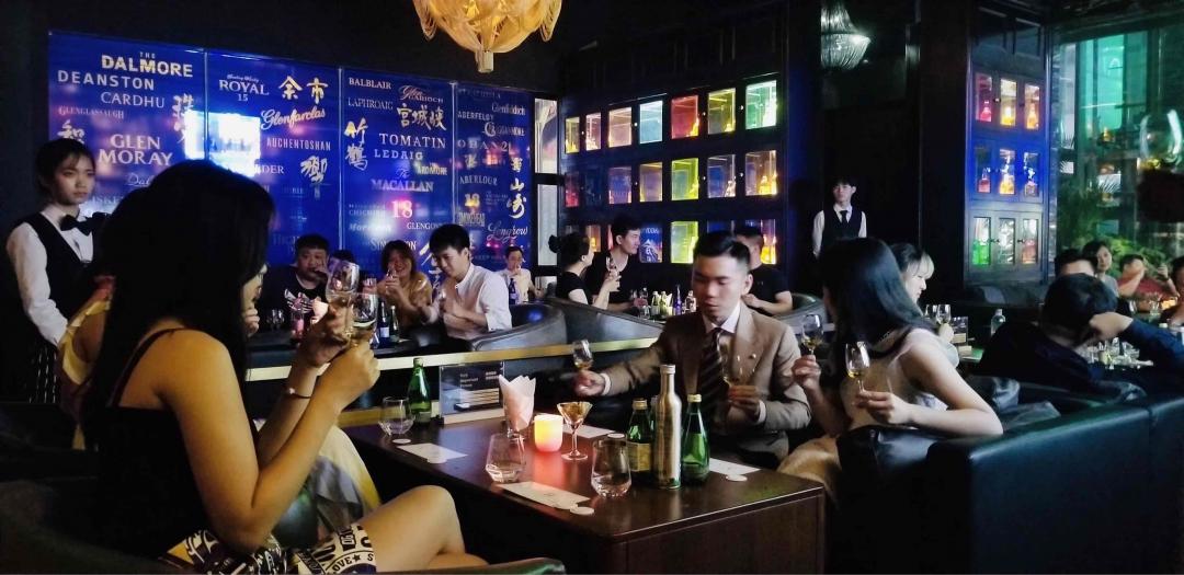 广州喜悅匯聯名麥卡倫 8月31号 邀請您 與我們一同探索單一麥芽威士忌的魅力 报名请扫二维码[握手]