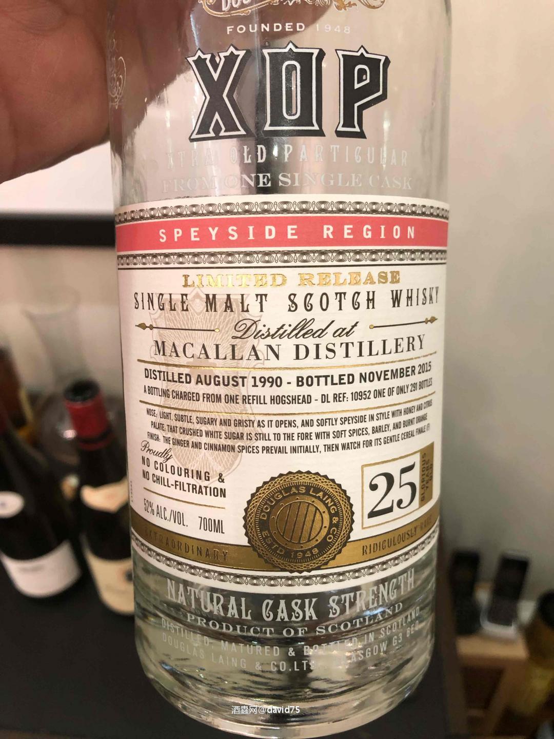 威士忌的朝拜 在身为威士忌大佬的朋友家第一次真正接触威士忌，第二天早上醒来真的是连呼吸都是威士忌香味，太棒了，开始喜欢威士忌，就是这起点太高了，准备慢慢开始起步